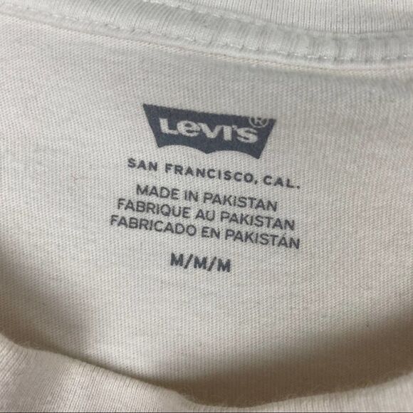 Levi’s Oversize Logo Crop Top - Picture 3 of 5